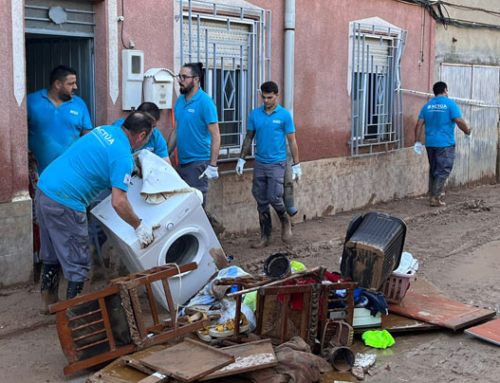Actúa colabora en la limpieza de Javalí Viejo para que los vecinos recuperen sus casas cuanto antes