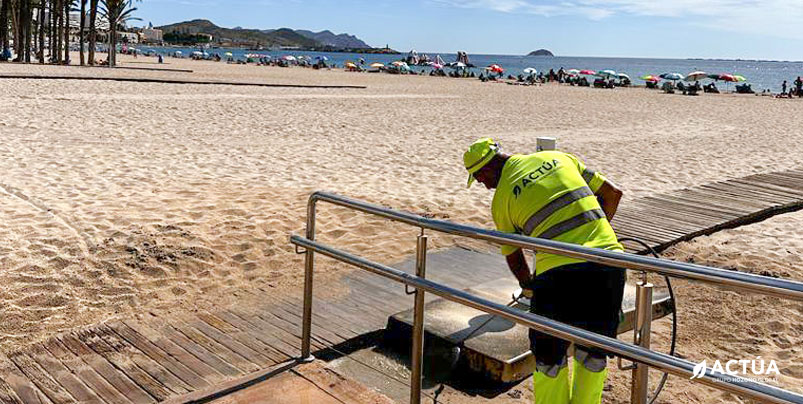 Actúa renueva el servicio de limpieza y mantenimiento de playas y calas de Villajoyosa