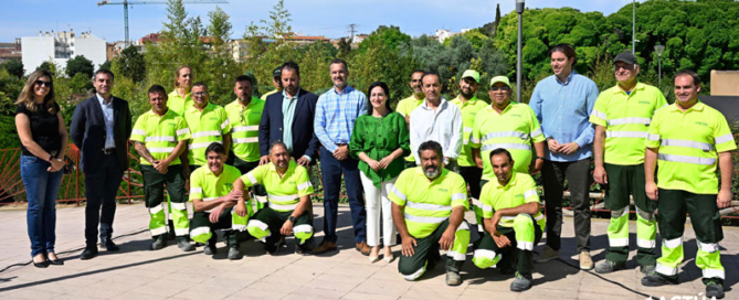 El servicio de mantenimiento de zonas verdes de Yecla incorpora vehículos eléctricos y mejoras en el sistema de riego