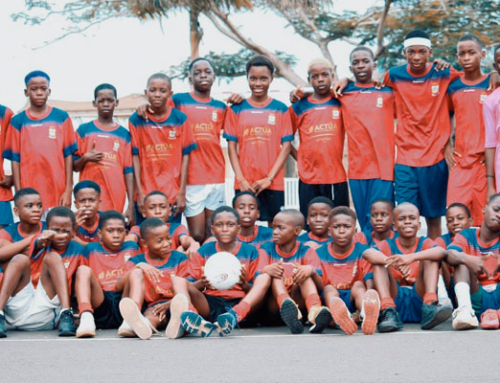 Más de cien niños y niñas participan en el campamento de fútbol que patrocina Actúa en Guinea Ecuatorial