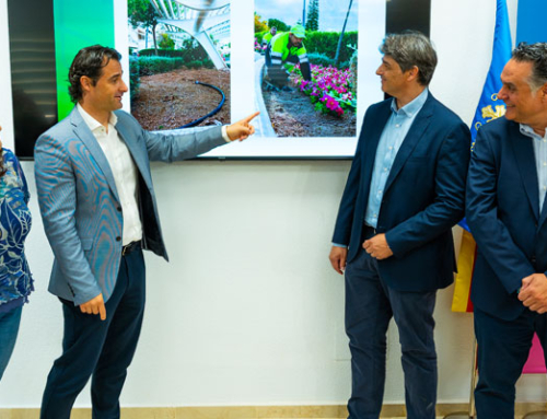 Torrevieja refuerza el cuidado de sus zonas verdes con el doble de profesionales y el triple de vehículos