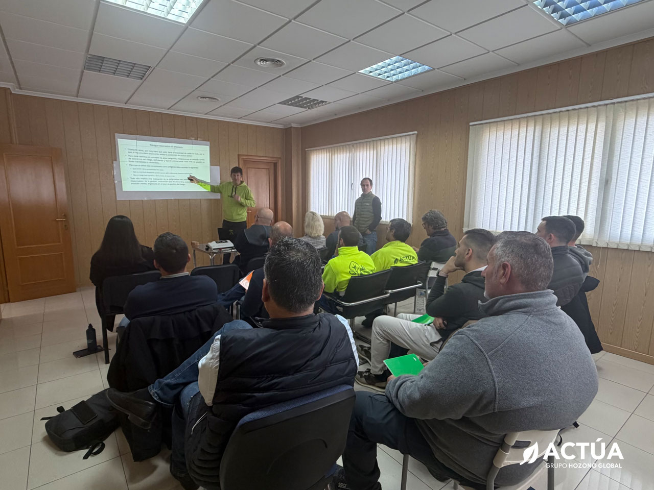 Profesionales de Actúa se forman en biomecánica y gestión de riesgos de palmeras Profesionales de Actúa se forman en biomecánica y gestión de riesgos de palmeras