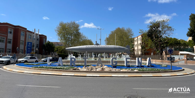 Cartagena renueva la rotonda del submarino con un diseño inspirado en el mar
