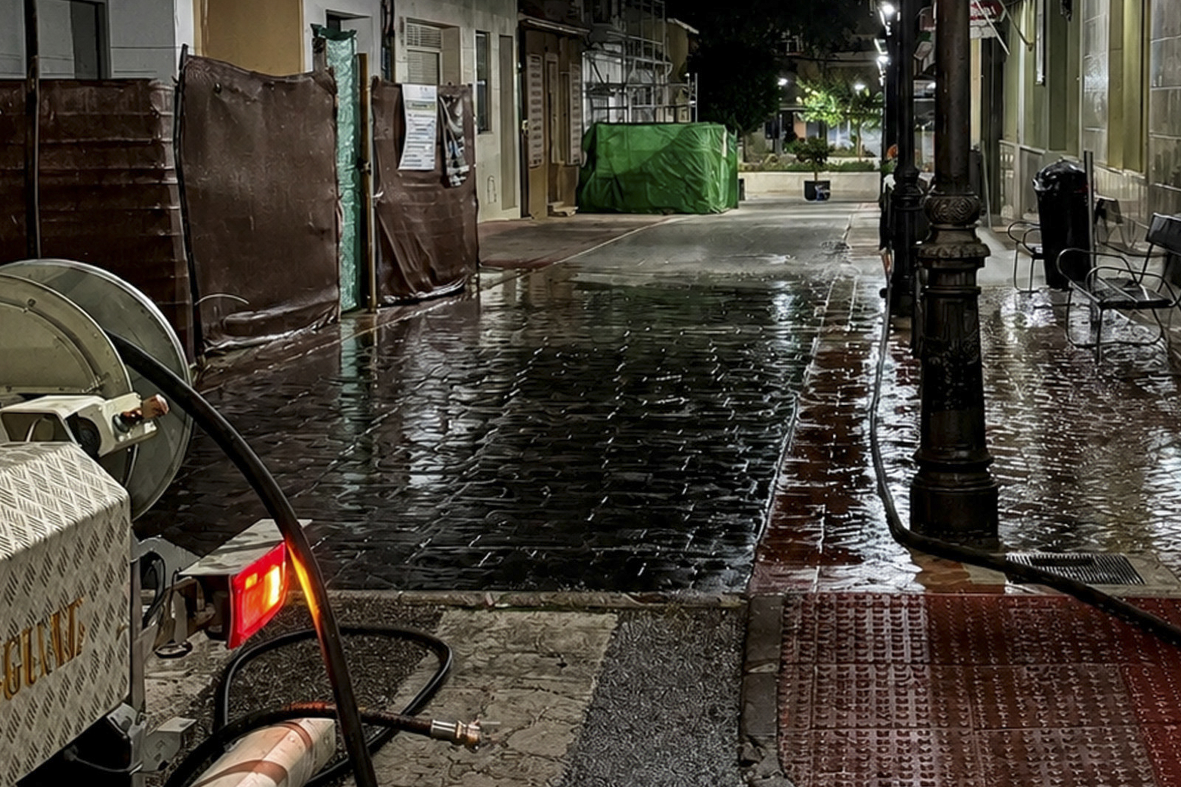 Alcantarilla refuerza la limpieza de sus calles con un dispositivo especial durante el verano Alcantarilla refuerza la limpieza de sus calles con un dispositivo especial durante el verano